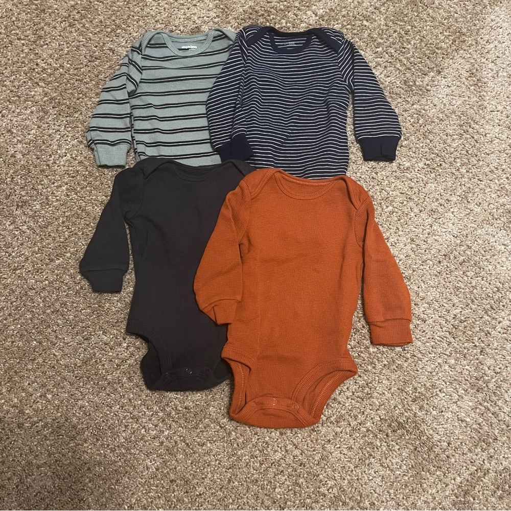 NWOT 4 piece thermal bodysuits for baby 3-6 month